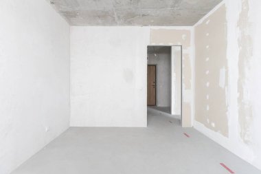 Dairenin içi gri renklerle süslenmemiş.