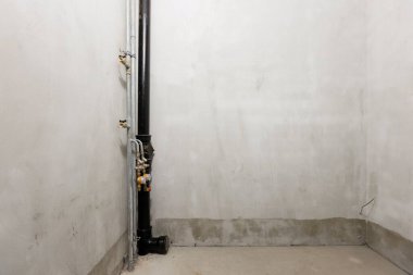 Dairenin içi gri renklerle süslenmemiş.