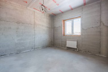 Dairenin içi gri renklerle süslenmemiş.