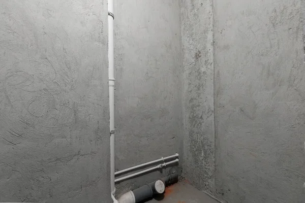 Dairenin içi gri renklerle süslenmemiş.