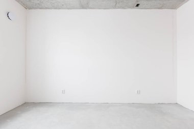 Dairenin içi gri renklerle süslenmemiş.