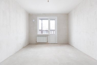 Dairenin içi gri renklerle süslenmemiş.