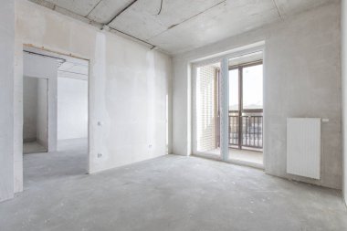 Dairenin içi gri renklerle süslenmemiş.