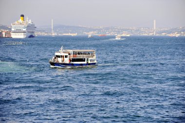 yolcu teknede boğaz boğaz