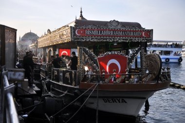 Galata Köprüsü ünlü balık sandviç