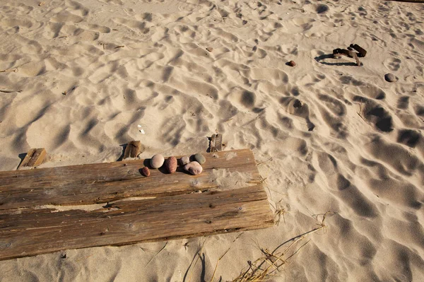 Стопка Каменів Пляжі Сонячним Світлом — стокове фото