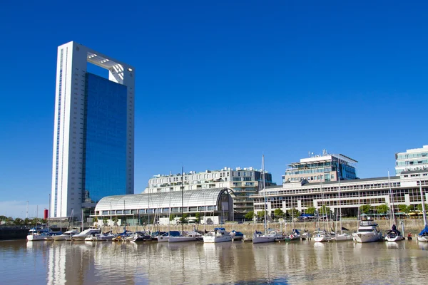 Kantoorgebouwen in puerto madero in buenos aires. — Stockfoto