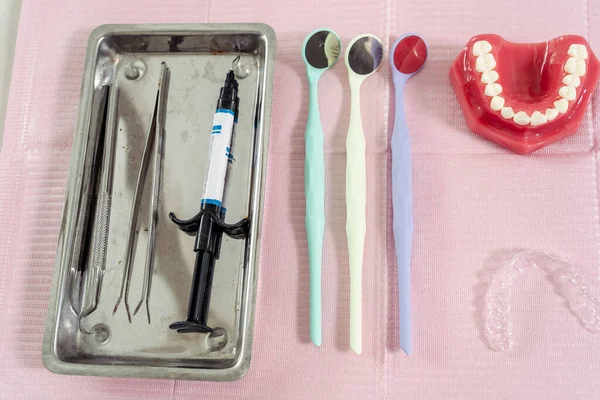 Instrumentos Dentales Básicos Preparados Para Uso Una Clínica Dental — Foto de Stock