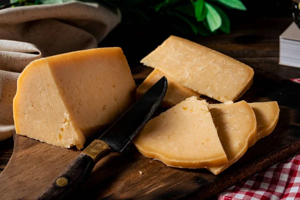 Piece Last Italian Provolone Cheese Freshly Cut Fetas Board Normal — Stock Photo, Image
