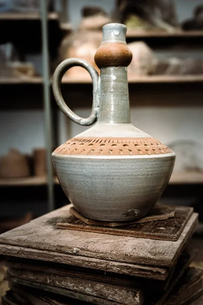 Pequena Ânfora Cerâmica Estilo Românico Frasco Óleo Artesanato Tradicional — Fotografia de Stock