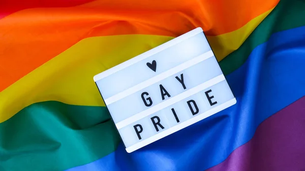 Tęczowa Flaga Światłem Tekstem Gay Pride Tęczowa Flaga Igbtq Wykonana — Zdjęcie stockowe