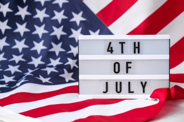 Amerikan bayrağı. Amerika Birleşik Devletleri 'nin 4. Bayrağı' nın Işıkkutusu. 4 Temmuz Bağımsızlık Günü. Amerikan vatanseverliği ulusal bayramı. Usa gurur duyuyor. Özgürlük kavramı