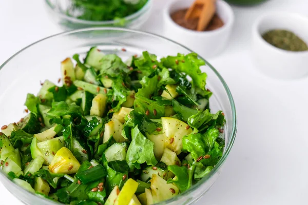 Salad Sayuran Hijau Segar Dan Herbal Memasak Makanan Sehat Atau — Stok Foto