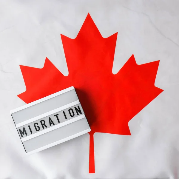加拿大国旗The National Flag Canada 带有文字标记加拿大国旗或枫叶的光盒 爱国心 国际关系概念 独立日 — 图库照片