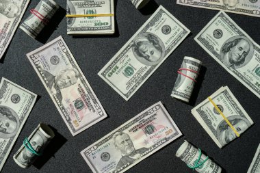 Amerikan dolarları yaratıcı planlardır. İş konsepti, gelişim perspektifi. Düz yatıyordu. Üst Manzara. Asgari yaratıcılık modeli. Zenginlik ve refah finansmanı iş bütçesi. Franklin.