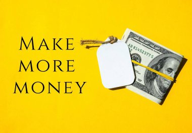 Dolar, nakit para ve yazılı kağıt para daha çok para kazandırır. Finansal planlama kavramı. Yarı zamanlı dolandırıcılıktan ya da ikinci işten daha fazla para kazanırsın. Başlangıç yatırımı