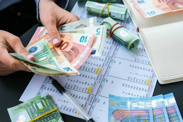 Business Woman Εμφάνιση Spread Cash Ευρώ Κοντινό Πλάνο Εισόδημα Και — Φωτογραφία Αρχείου