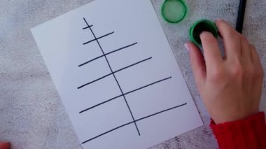 Parmaklarınla boya Mutlu Noeller ağacı. Tatilde çocuklar için el yapımı tebrik kartı hazırlıyorum. Adım adım. Mutlu yıllar Noel ağacı süslemesi