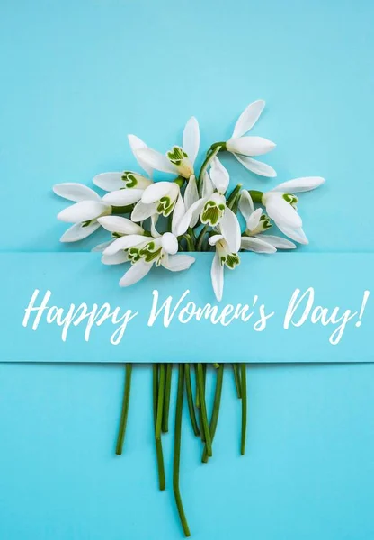 Glückliche Glückwunschkarte Zum Frauentag Frühlingsblumen Schneeglöckchen Schöner Zarter Blumenstrauß Ferienkonzept — Stockfoto