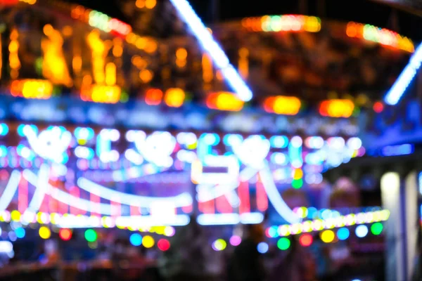 Oskärpa Starkt Ljus Blinkar Rolig Karneval Natten Nöjesparken Bokeh Lights — Stockfoto