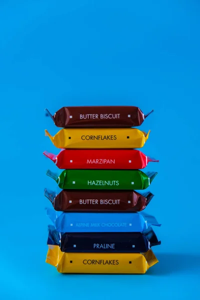 Kiev Ucrania - Octubre 2021 chocolate Ritter Sport mini bares. Chocolate alemán, diferentes gustos. Little particles Square chocolate Bar made by Alfred Ritter GmbH Co — Foto de Stock