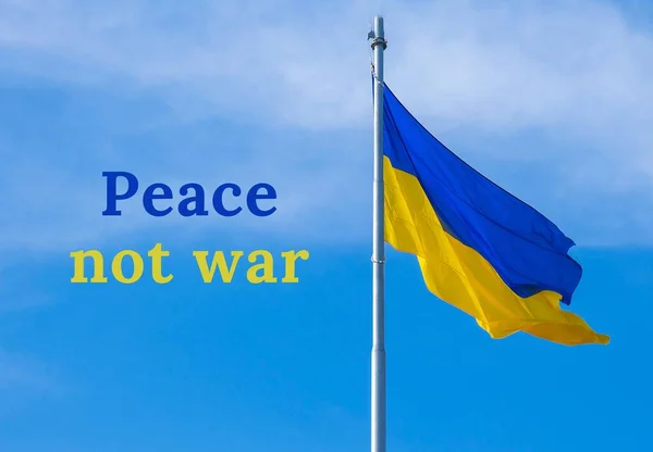 Paz Guerra Texto Sobre Bandera Nacional Ucrania Ondea Viento Contra —  Fotos de Stock