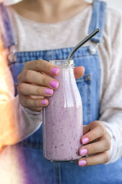 Female Hands Holding Blueberry Smoothie Topped Blueberries Woman Eating Glass — Stock Photo, Image