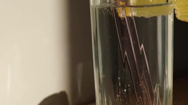 Glass Water Fresh Lemon Juice Reusable Glass Straws Detox Cold — Stock Video