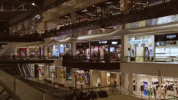 Gdansk Poland April 2022 Forum Gallery Shopping Mall View Interior — Vídeo de Stock