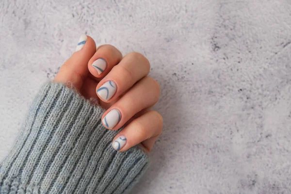 Stijlvolle Blauwe Vrouwelijke Nagels Moderne Trendy Stijlvolle Mooie Manicure Herfst — Stockfoto