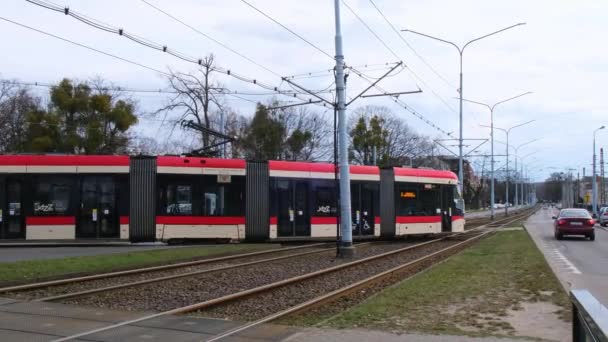 Gdańsk Polska Maj 2022 Scena Transportu Publicznego Gdańsku Tramwaj Dojeżdża — Wideo stockowe