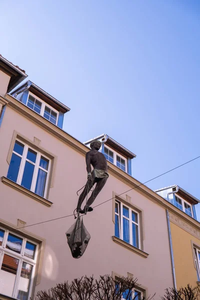 Sopot Pologne Mai 2022 Sculpture Garçon Pêcheur Équilibrant Sur Corde — Photo