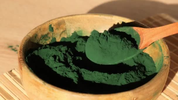 Blue Green Algae Chlorella Spirulina Powder Bamboo Eco Bowl Dietary — Vídeo de Stock