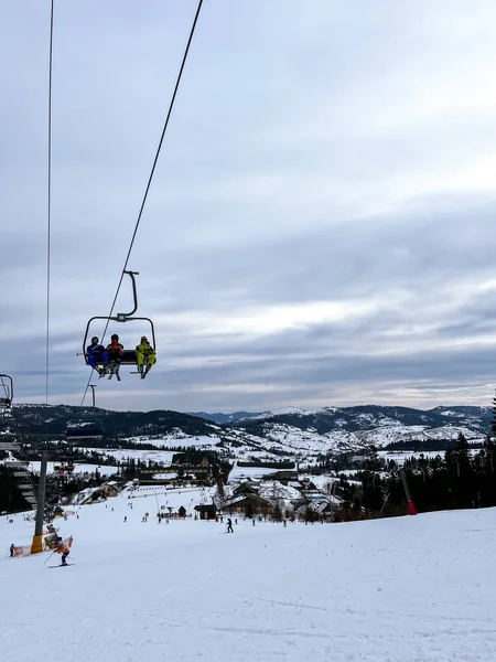 Bukovel Ukraine February 2022 People Going Ski Lift Snowy Mountain — Stockfoto