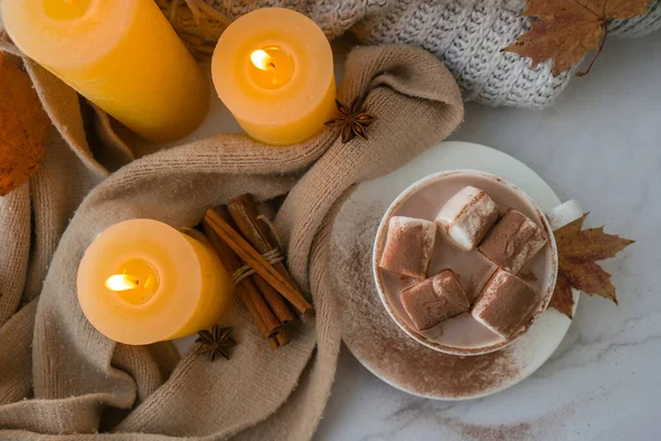 Празднование Осенних Праздников Уютном Доме Чашкой Горячего Шоколадного Зефира Какао — стоковое фото