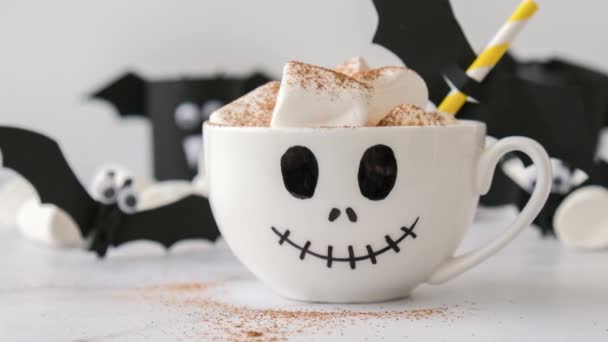 Zoom Out Painted White Cup Scary Jacks Face Marshmallows Hot — Vídeo de Stock