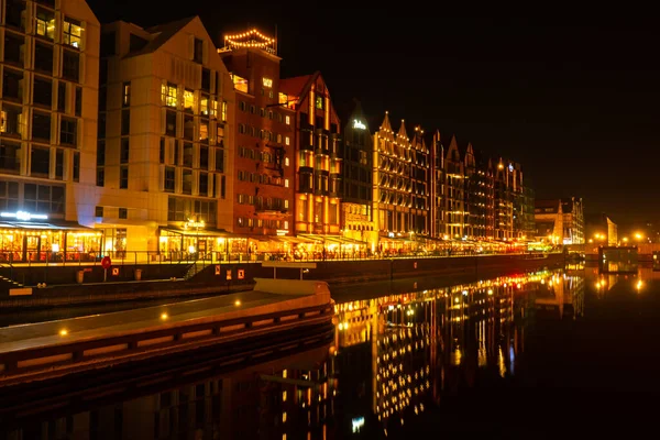 Cidade Velha Gdansk Noite Margem Rio Granary Island Reflexão Moltawa — Fotografia de Stock