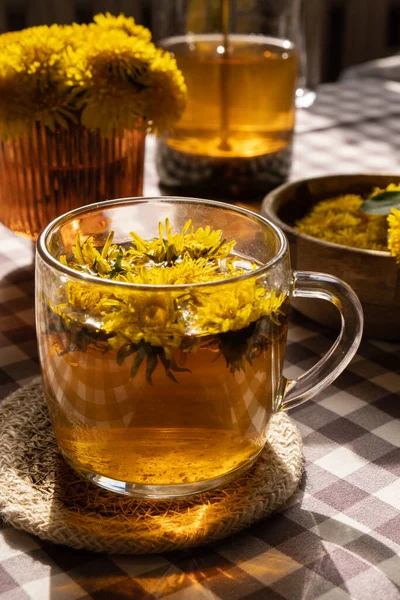 Dandelion Flower Healthy Tea Glass Teapot Glass Cup Table Delicious — Stock Photo, Image