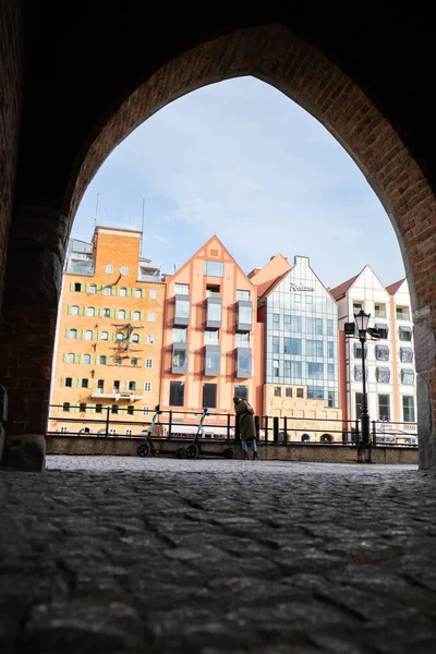 Casco Antiguo Gdansk Orilla Del Río Granary Island Refleja Moltawa —  Fotos de Stock