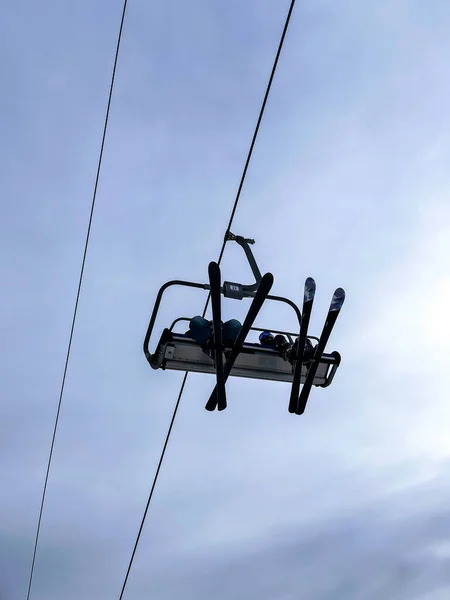 Ski Lift Snowy Mountain Winter Forest Chair Lift Ski Resort — Stockfoto