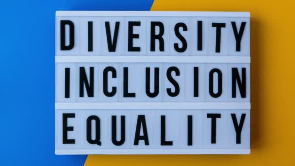 Zoom Out Diversity Inclusion Equality Lettering Text Diversity Age Ethnicity — Video Stock