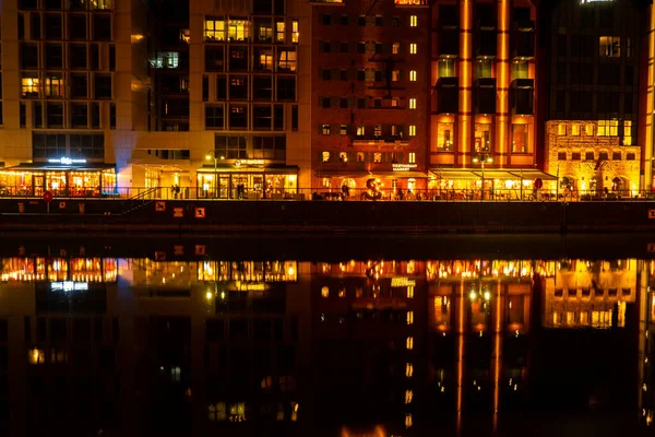 Vieille Ville Gdansk Nuit Bord Rivière Sur Granary Island Reflète — Photo