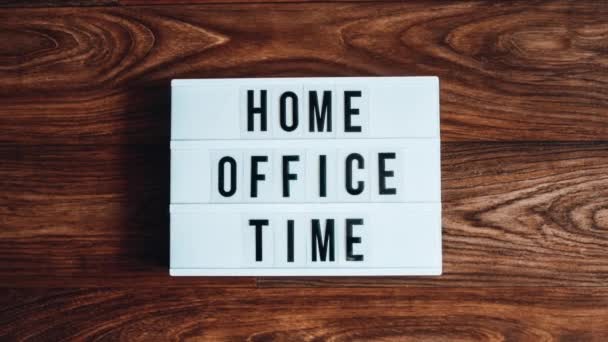 Zoom Out Lightbox Text Home Office Time Front Wooden Background — Vídeo de Stock