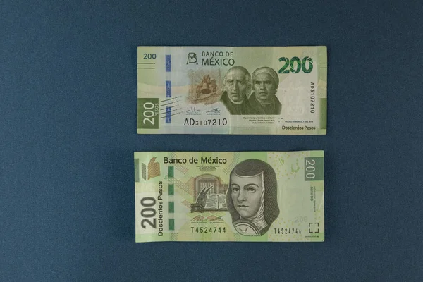 200 Meksika pezosu ile karşılaştırıldığında, mavi arkaplan ve metin için boşluk