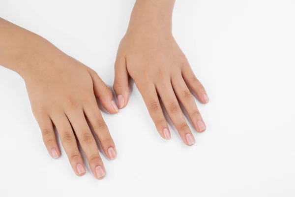 Handen Van Een Jonge Vrouw Hand Nagelverzorging Met Witte Achtergrond — Stockfoto