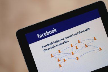 Facebook ana sayfasında tablet pc ekran