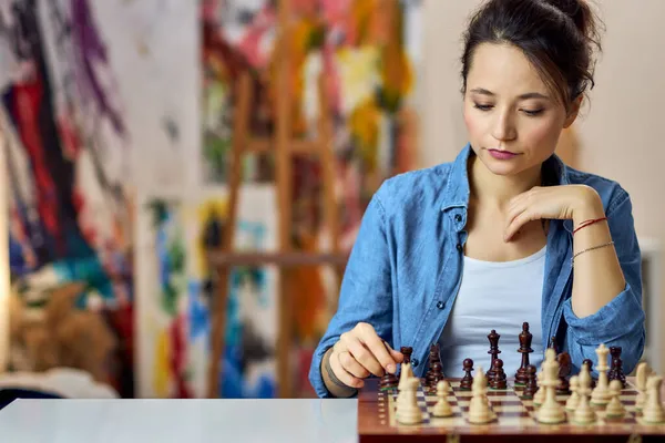Segura o xadrez 4D. Demográfico feminino rejeita o Tchutchuca por