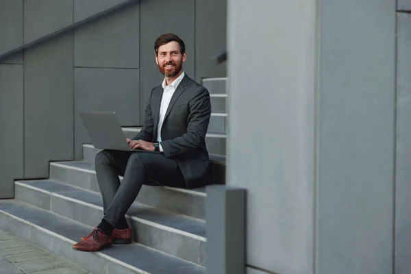 Businessman Suit Working Laptop Office Building Business Concept — Stok Foto