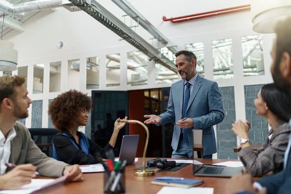 Gruppo Uomini Affari Partner Durante Una Riunione Del Team Set — Foto Stock