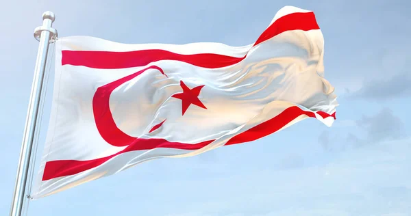 Флаг Турецкой Республики Северного Кипра Размахивает — стоковое фото